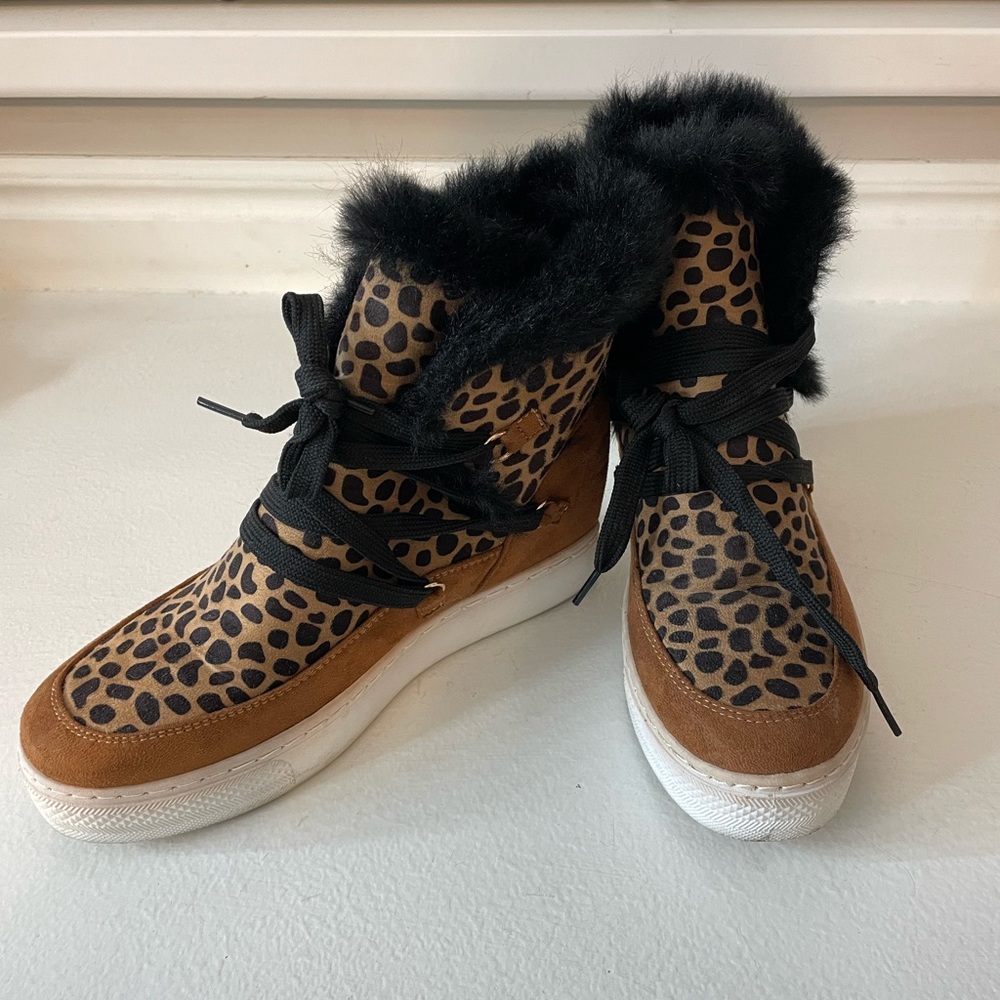 Leopard wedge boots